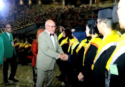 1.500 Wisudawan Unas Periode I TA 2022/2023 Peroleh Pembekalan Motivasi dari Peter F Gontha