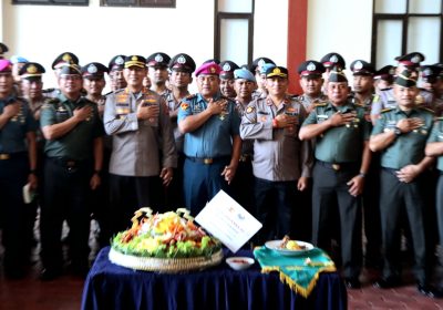 Dandim 0501 Jakpus dan TNI Beri Kejutan Kapolres Jakpus di HUT Bhayangkara 77