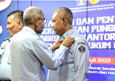 Kakanwil Kemenkumham Banten Disematkan Pin Unit Pemberantasan Pungli