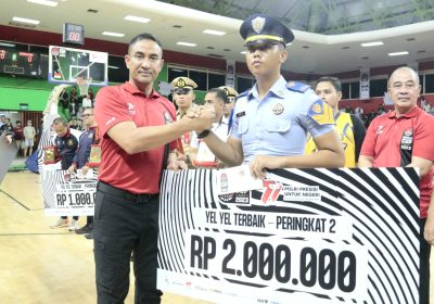 Wakapolri dan Wakapolda Metro Hadiri Penutupan Tournament Kapolri Cup Basketball Tournament 2023