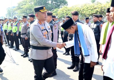 Bantu Masyarakat, Kapolresta Bandara Soetta Berikan Penghargaan ke 32 Personel