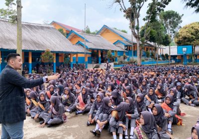 Isi Kuliah Umum di Sekolah, Politisi Muda Muhammad Iqbal Ajak Generasi Milenial Melek Demokrasi