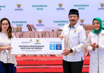 Atasi Dampak Kekeringan Baznas dan Merdeka Copper Gold Salurkan Bantuan Air Bersih