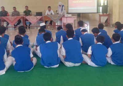 Pelajar MTs Al Hidayah Depok Antusias Ikuti Penyuluhan dan Sosialisasi Lalu Lintas