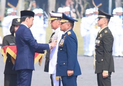 HUT Ke-78 TNI Presiden Jokowi Anugerahkan Tanda Kehormatan Bagi Prajurit TNI