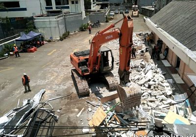 PN Jaktim Eksekusi dan Kosongkan Gereja Pantekosta di Balimester Jakarta Timur