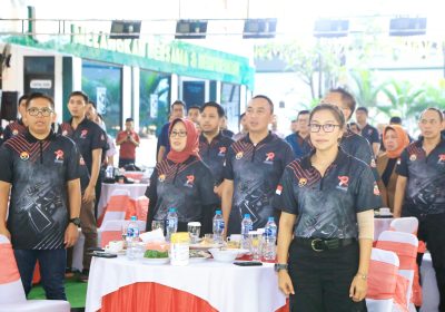 HUT Humas Polri Pemred Media Ikut Lomba Menembak