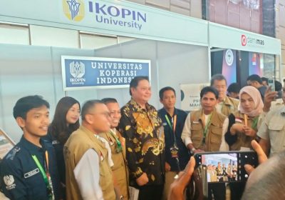 Buka Penas Petani Sawit, Menko Airlangga Berkomitmen PSR Terus Dilanjutkan