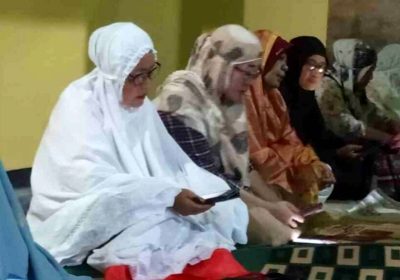 Kanit UPT Dikbud Kecamatan Sikur Tutup Tahun dengan Yasinan