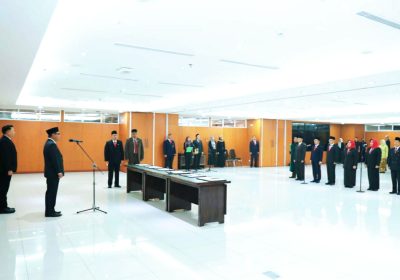 Plt Sekretaris MA Lantik 6 Hakim Tinggi Pengawas