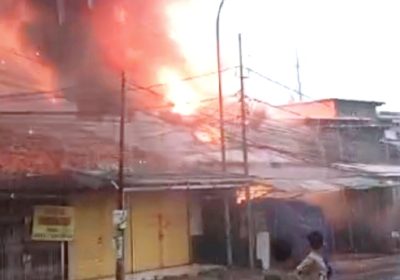 Kebakaran di Jalan Saharjo Tebet Terdengar Ledakan Keras