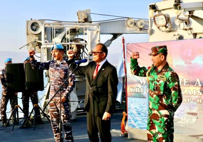 Dubes LBBP RI Muscatt Sambut KRI Frans Kaisiepo-368 di Port of Salalah Oman