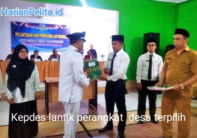 Kepdes Amas Melantik dan Ambil Sumpah jabatan Perangkat Desa Terpilih