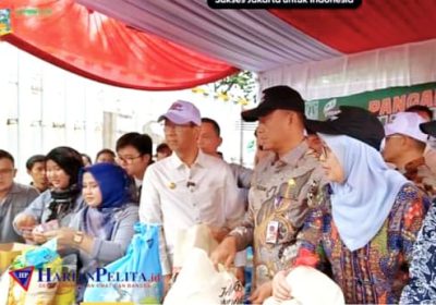 Pj Gubernur DKI Didampingi Walikota Jaksel Tinjau Sembako Murah di Kecamatan Kebayoran Lama