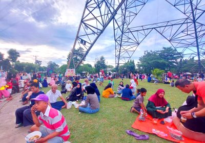 Tempat Favorit Warga Cinere Residence Berkumpul di Bawah Sutet