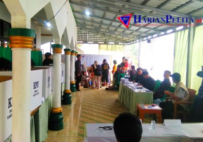 Meski Hujan Warga Antusias ke TPS  010 Masjid Alhidayah Kampung  Cimundu Sukabumi 