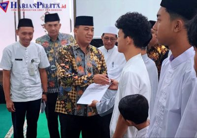 Wali Kota Jakbar Berikan Santunan Anak Yatim di Masjid Komplek Polsek Palmerah