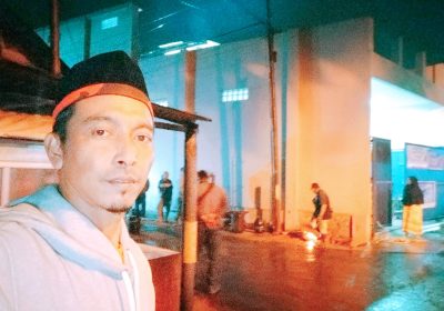 100 Hari Kerja Kepdes Dawagung Rajapolah Kerjakan Proyek Pengaspalan Mandiri dengan Warga