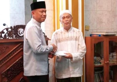 Cegah Tawuran Wali Kota dan Baznas Bazis Jaksel Bagi Sembako di Manggarai