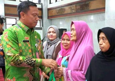 Wali Kota Munjirin dan IKAPTK Buka Puasa Menyantuni Yatim dan Dhuafa