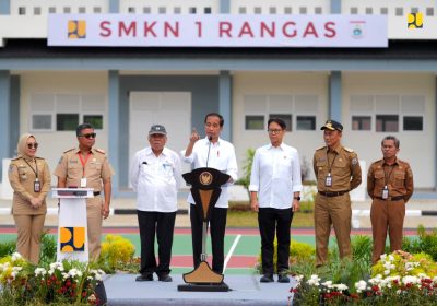 Menteri Basuki Dampingi Presiden Jokowi Resmikan Rehab dan Rekonstruksi Bangunan Gedung Pascabencana Sulawesi Barat
