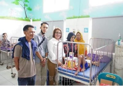 Plt Bupati Labuhanbatu Berikan Bantuan Anak Pengidap Penyakit Kelainan Jantung