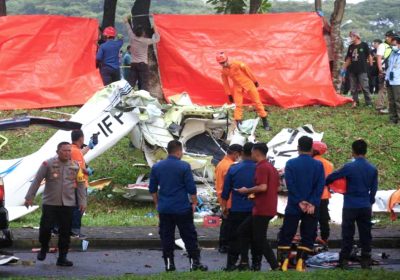 Polres Tangsel dan KNKT Olah TKP Musibah Cessna di BSD