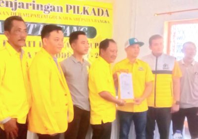 Syahrial Ridho Ambil Formulir Calon Bupati Bangka dari Partai Golkar dan PKS