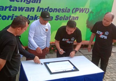Gerakan Tanam Pohon Kolaborasi Pemkot, ATR/BPN dan PWI Pokja Jaksel Lahirkan Sinergi Baik