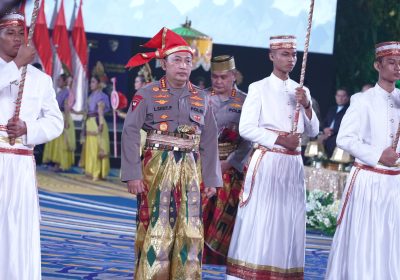 Kapolri Jenderal Listyo Sigit Prabowo Diberi Tiga Gelar Adat Kerajaan di Sulawesi Selatan