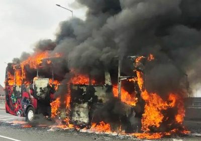 Bus Pariwisata Terbakar di Tol Wiyoto Wiyono Jakarta Timur