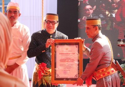 Menkumham Terima Gelar “Mangngassai Dg Makkule” dari Kerajaan Gowa