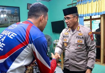 Kapolres Metro Jaktim Takziah Ke Rumah Duka Anggota Polsek Pulogadung yang Meninggal