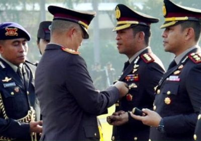 Dedikasi dan Inovasi Kapolresta Sidoarjo Terima Pin Emas Kapolri