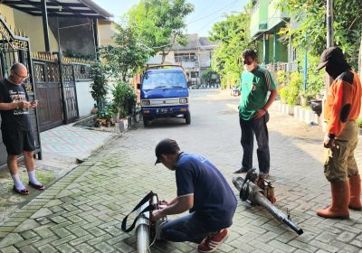 Cegah DBD, Warga Perumahan Pesona Permata Gading 1 Bluru Kidul Sidoarjo Giat Fogging