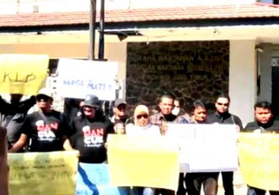 Demo Insan Pers Tuntut Segera Gelar KLB PWI