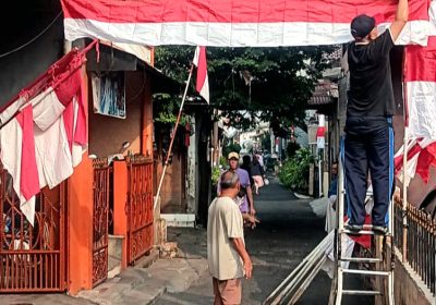 Sambut Dirgahayu ke-79 RI Puluhan Bendera Merah Putih Hiasi Lingkungan RT 008 Gandaria Utara