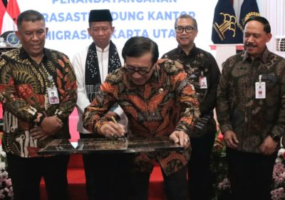 Yasonna H Laoly Tandatangani Prasasti Pembangunan Gedung Kanim Kelas I TPI