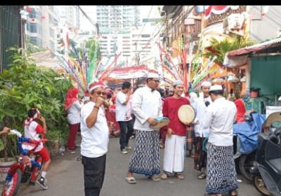 Ratusan Warga Pedurenan Masjid Kelurahan Karet Kuningan Rayakan HUT RI Ke 79
