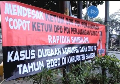 Dugaan Korupsi, Spanduk Copot  Rapidin Simbolon Menghiasi Kantor DPP PDIP
