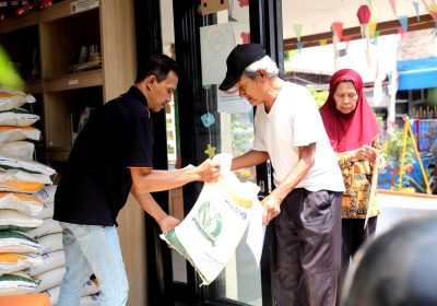 1.093 KPM di Kelurahan Serdang Terima Bantuan Pangan Warga Sangat Dibantu