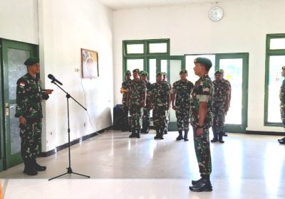 Dandim 1715/Yahukimo Gelar Upacara Kenaikan Pangkat Anggota Kodim 1715/Yahukimo