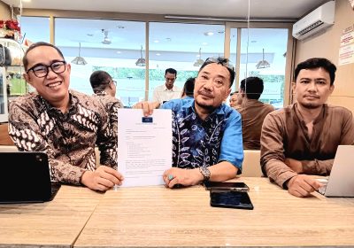 Pembeli Jam Tangan Mewah Minta Haknya Diberikan