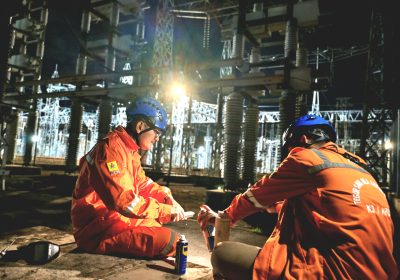 PLN UPT Cirebon Berhasil Mengganti Peralatan di 85 Tower Transmisi