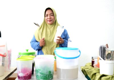PNM Dampingi Ratusan Nasabah PNM Mekaar Daftar Izin Edar BPOM