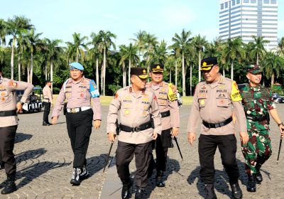 Jelang Nataru Kapolda Metro Pimpin Apel Operasi Lilin 2024 di Monas