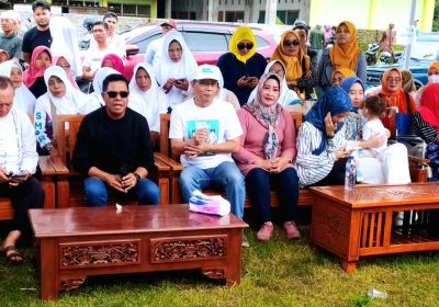 Gawe Masyarakat Bupati Terpilih Iron-Edwin di Lapangan Sikur Dipadati Pengunjung
