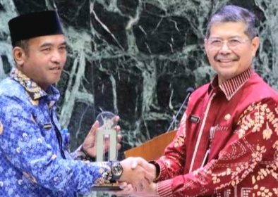 Pemkot Jaksel Terima Penghargaan Anugerah Keterbukaan Informasi Publik 2024