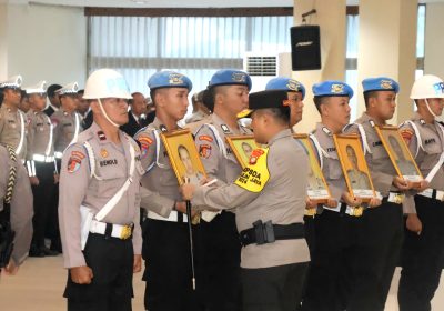 Kapolda Metro Pimpin Upacara PTDH Anggota Melanggar Etika dan Hukum
