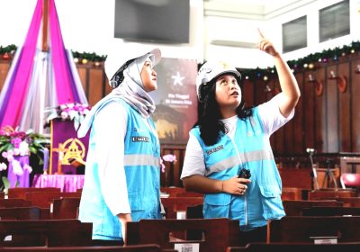 Senyum Fani, Srikandi PLN Penjaga Cahaya Perayaan Natal dan Tahun Baru